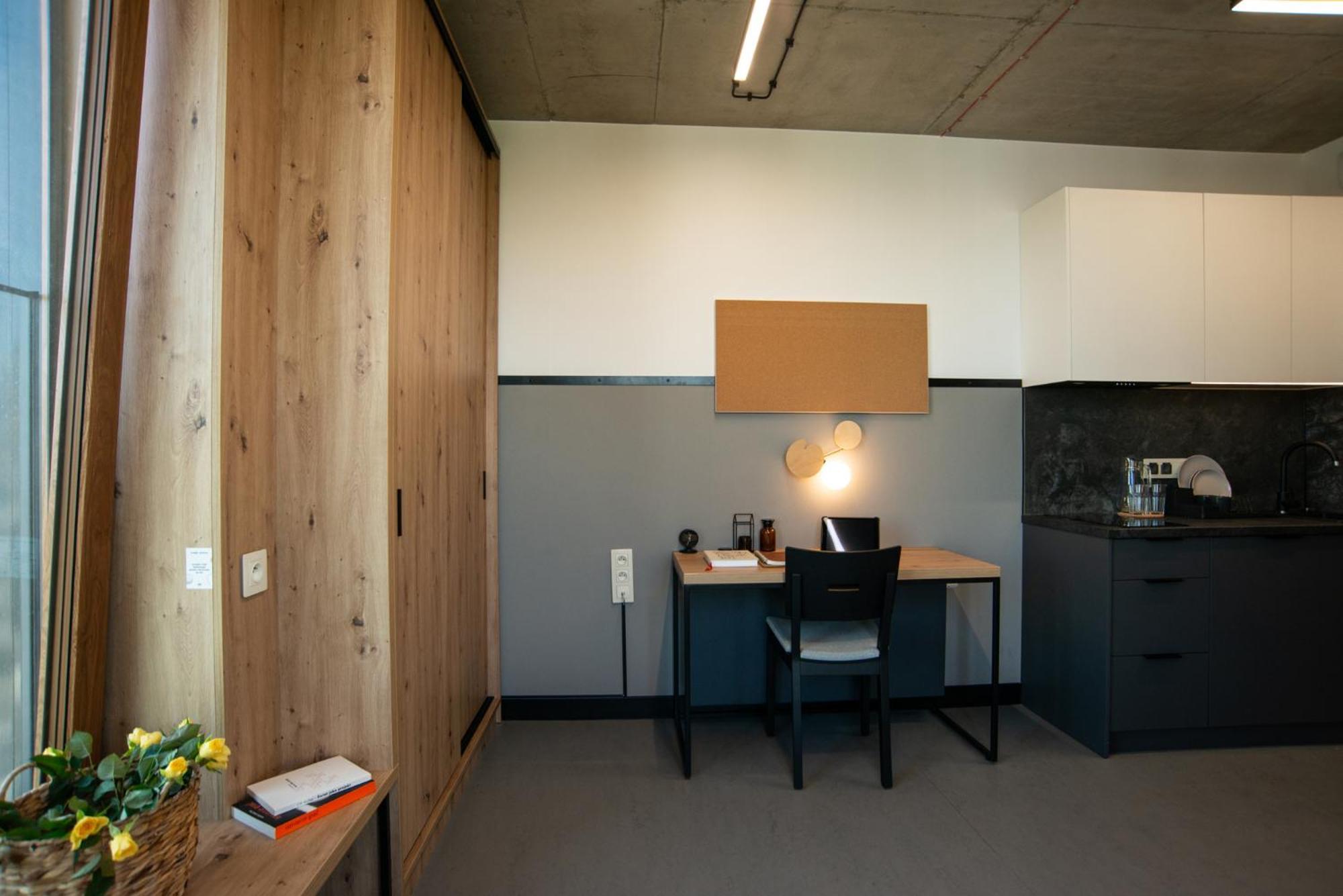 Ht Nest Coliving Apartment Варшава Екстериор снимка