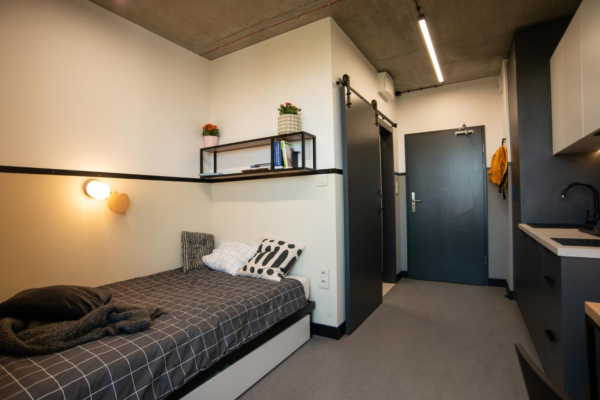 Ht Nest Coliving Apartment Варшава Екстериор снимка