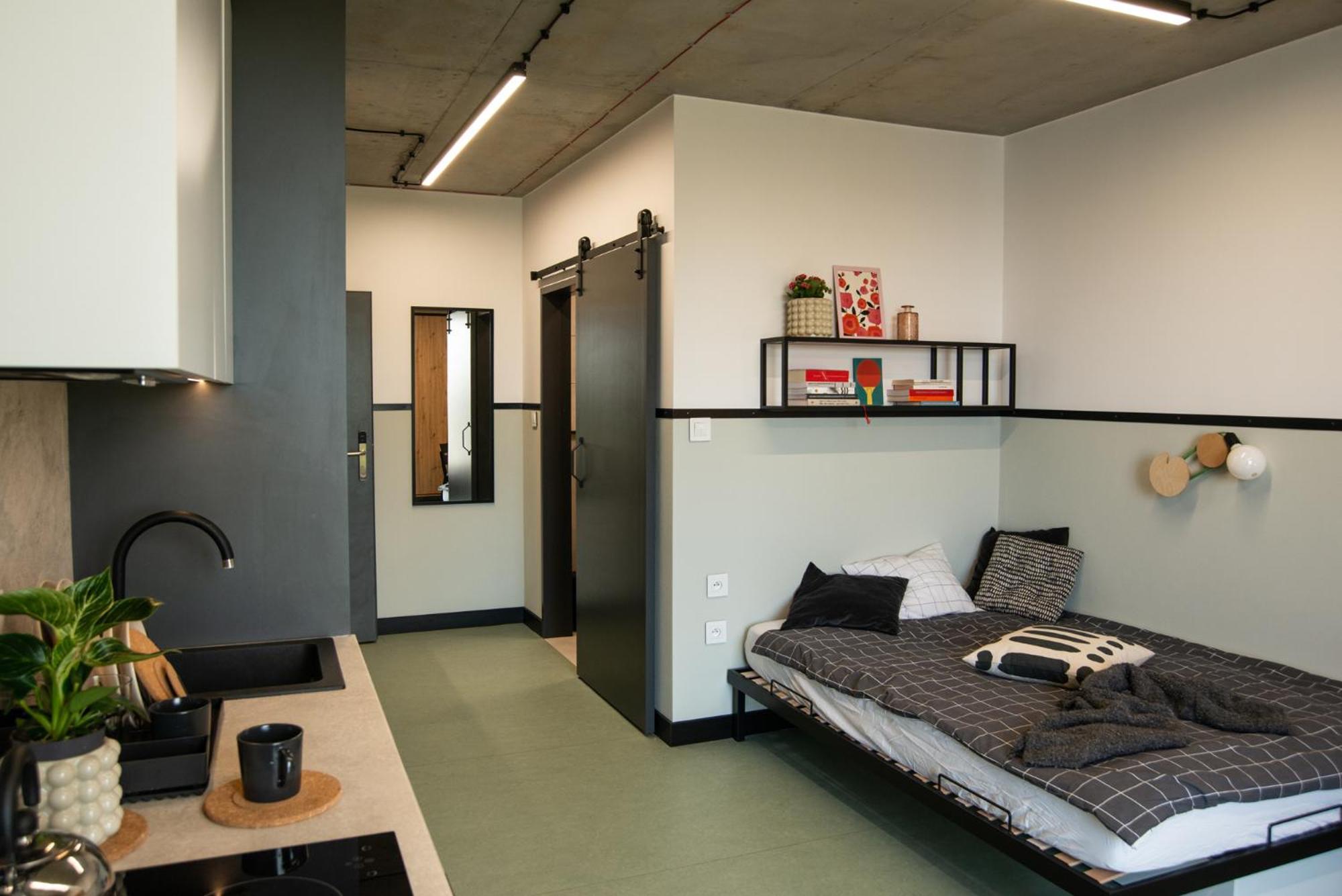 Ht Nest Coliving Apartment Варшава Екстериор снимка