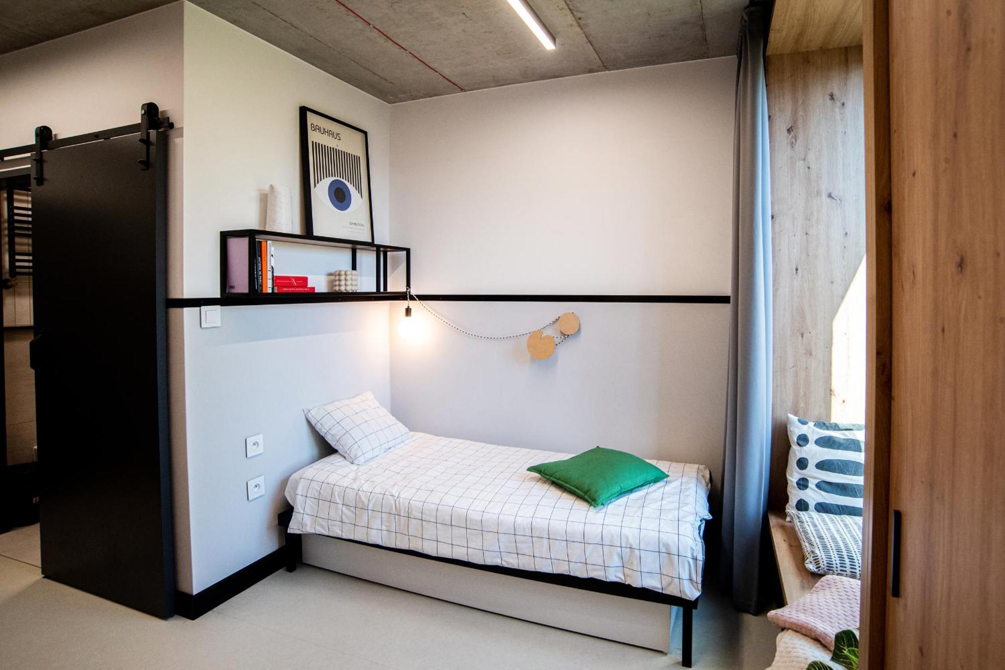 Ht Nest Coliving Apartment Варшава Екстериор снимка