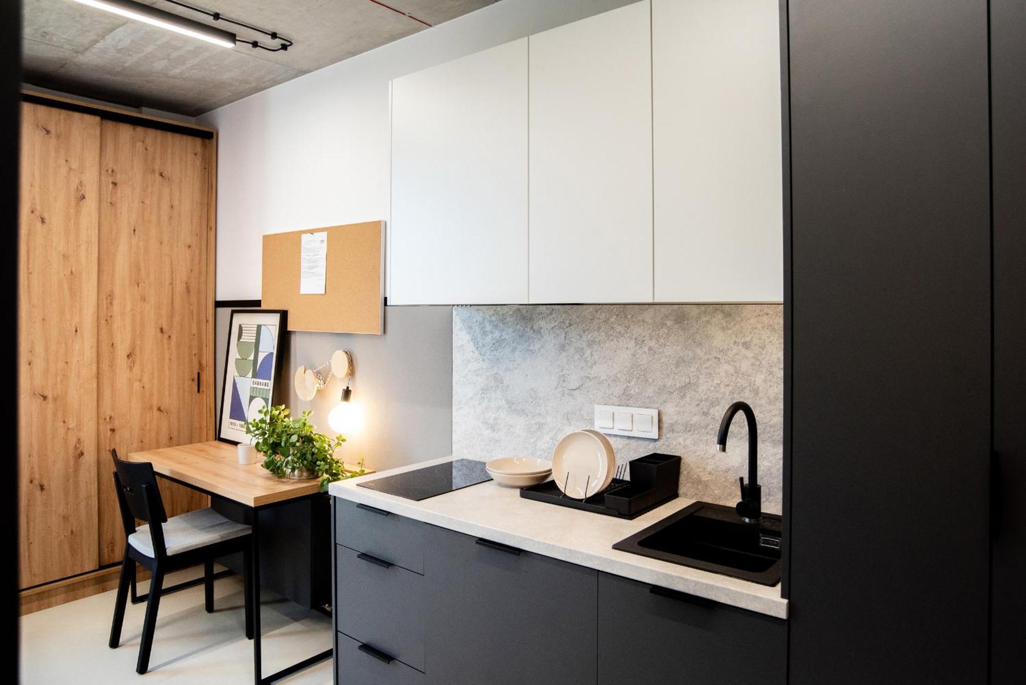 Ht Nest Coliving Apartment Варшава Екстериор снимка